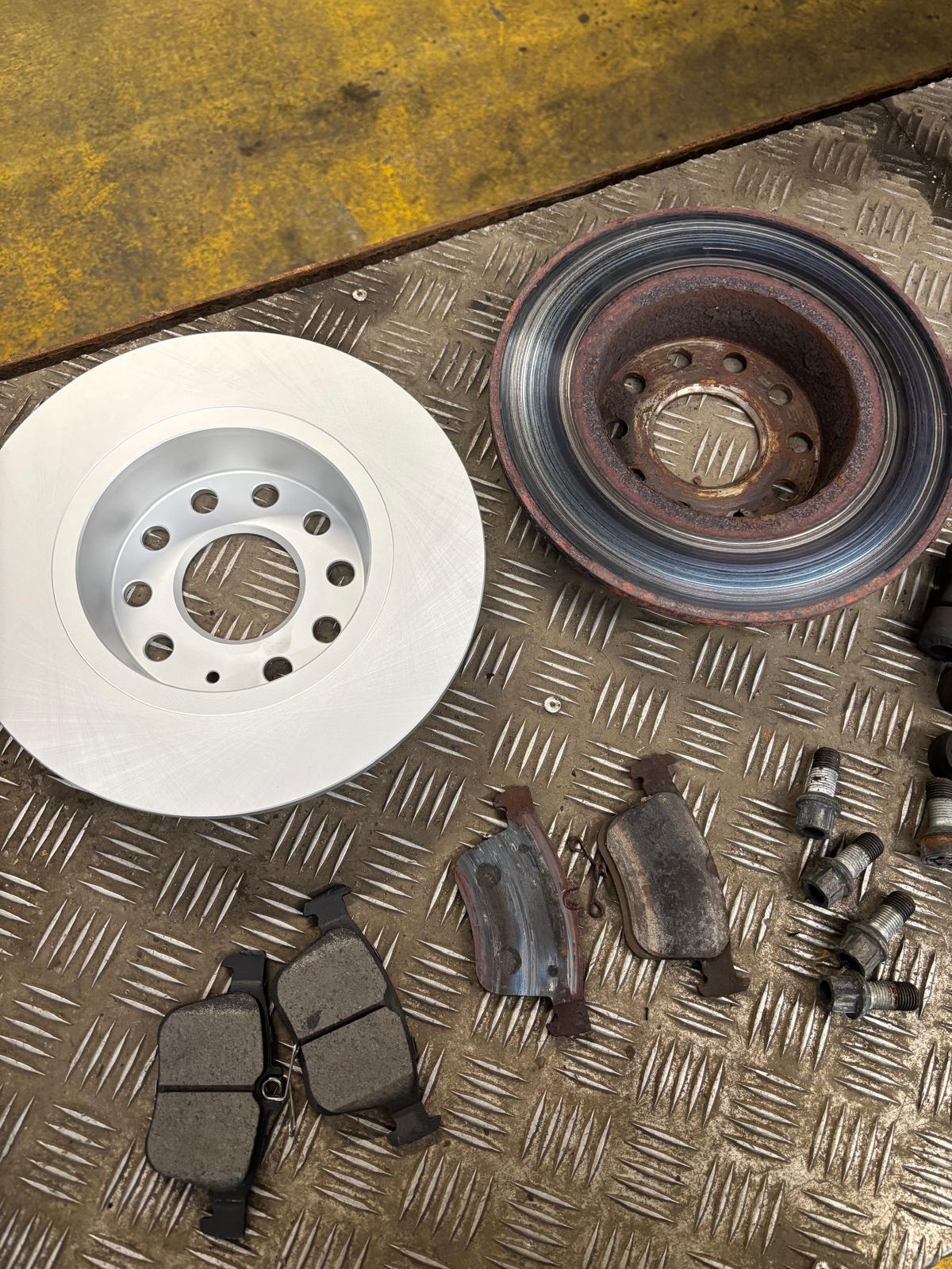 Brake discs and pads comparison